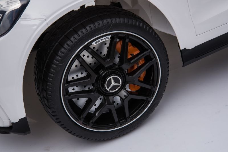 Mercedes GLC 63S Biały - obrazek 9