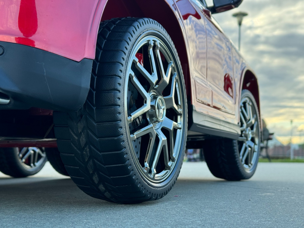 Mercedes GLC 63S- Czerwony - obrazek 10