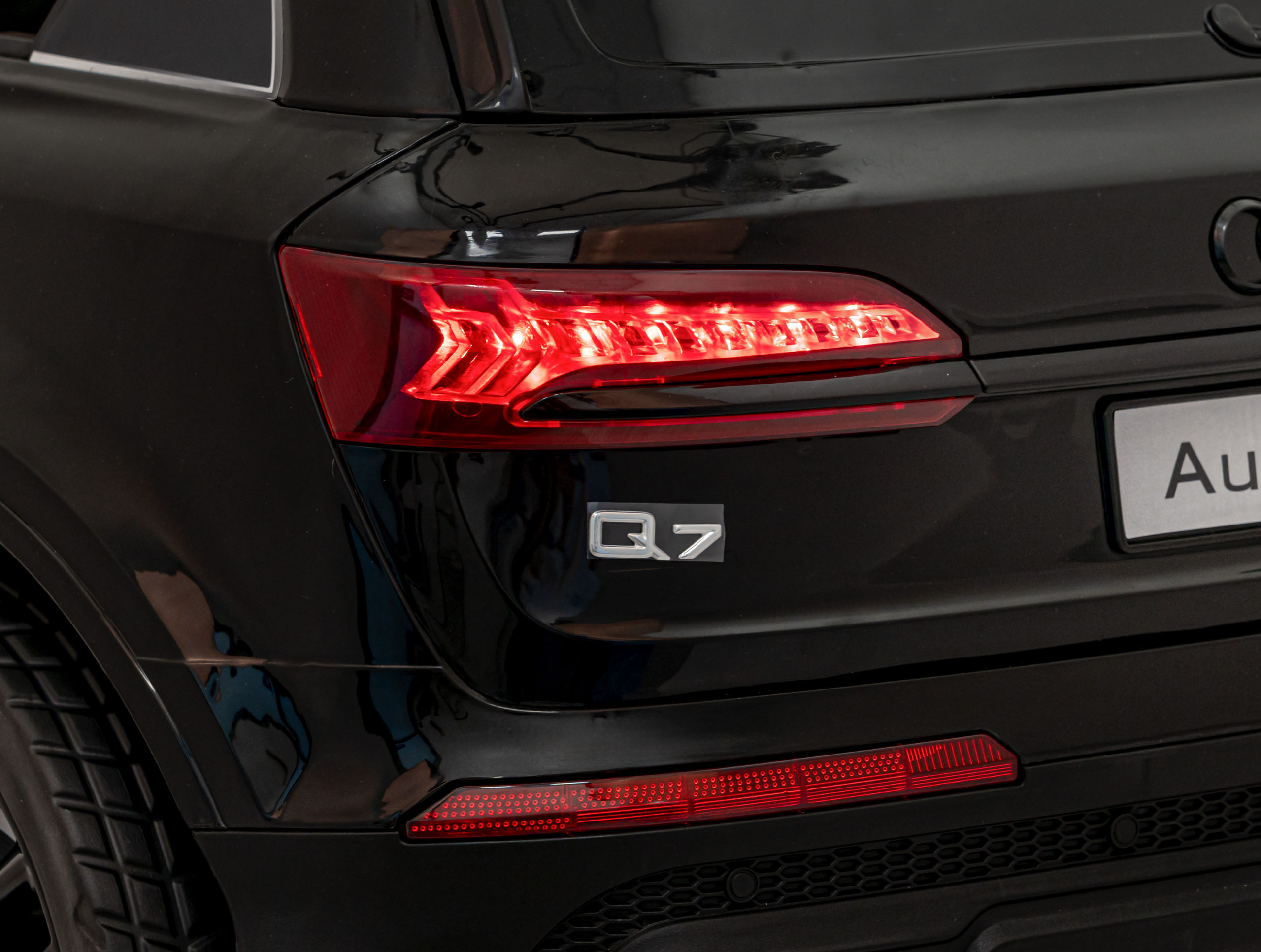 Audi Q7 NEW LIFT Czarny - obrazek 6